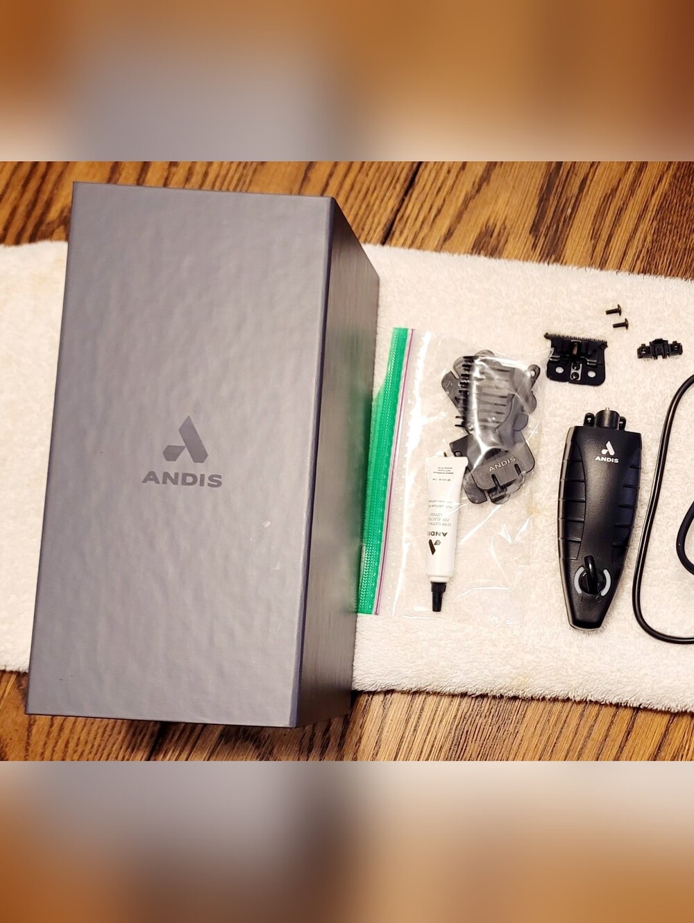 Andis GTX Wireless Trimmer Kit with Accessories